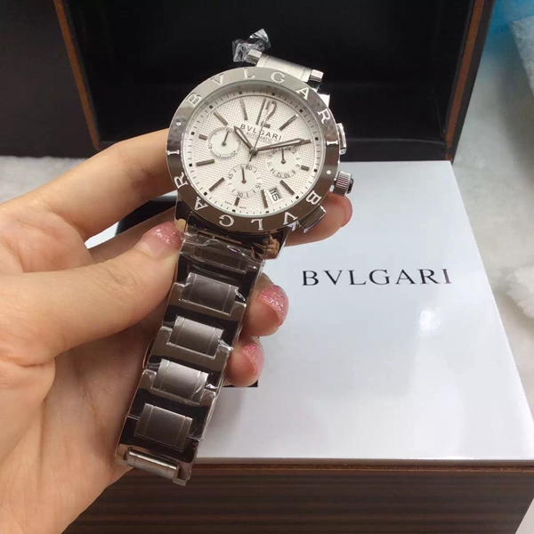 ブルガリ時計正面デザイン